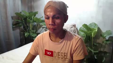 gil online show from April 2, 10:52 pm