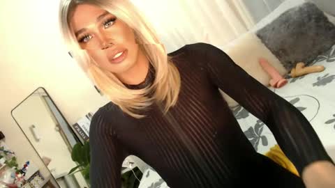 Snapshot of tiara_perezx chatting on February 20, 4:28 am Sam online show from February 20, 4:28 am