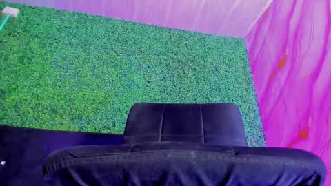 tiffanyy_deluxe online show from March 24, 5:40 pm