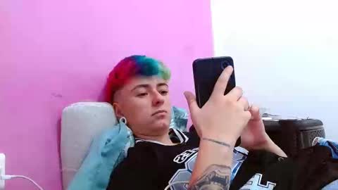 Snapshot of tomboyblue chatting on September 19, 10:37 pm Blue online show from September 19, 10:37 pm