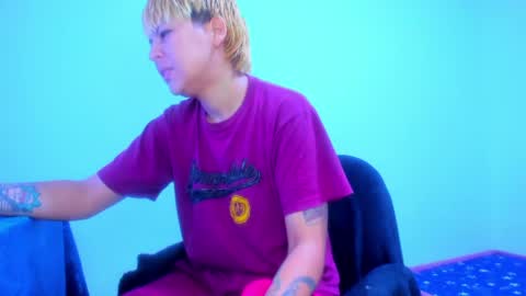 tomboygirl69 online show from April 11, 5:49 pm