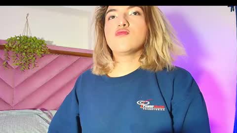 Snapshot of tomlondon_ chatting on October 22, 1:13 pm online show from October 22, 1:13 pm