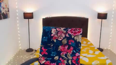 KYLIE BELLA  TS online show from March 8, 8:12 pm