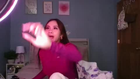 tricie_flor05 online show from March 2, 1:22 am