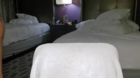 Bella online show from November 8, 12:00 am