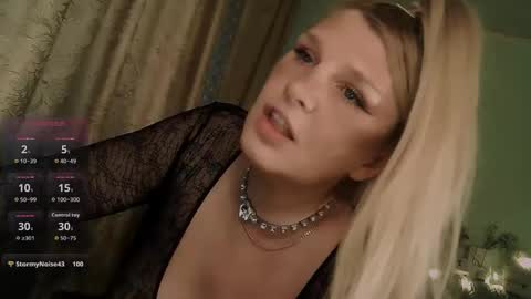 Annika online show from December 17, 11:38 am