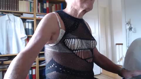 FINN but call me NANNA online show from December 4, 10:29 am