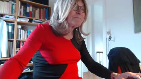 FINN but call me NANNA online show from November 5, 8:58 am