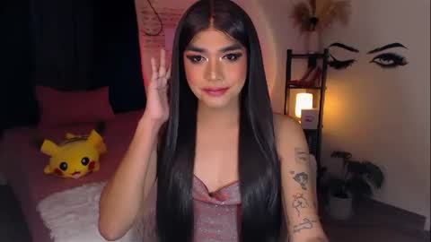 Snapshot of ultimatesexytrans chatting on February 16, 8:00 pm Alex online show from February 16, 8:00 pm