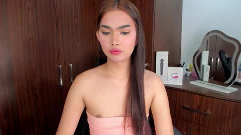 Lily online show from December 17, 3:01 am