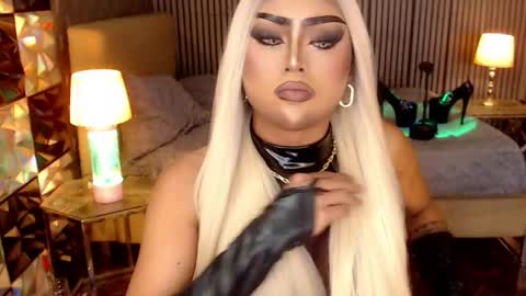 BRIANNA online show from April 22, 6:37 pm