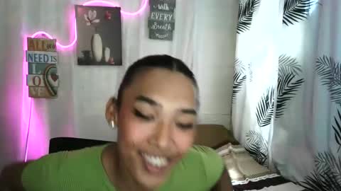 Ms. Criza online show from June 1, 2:02 am