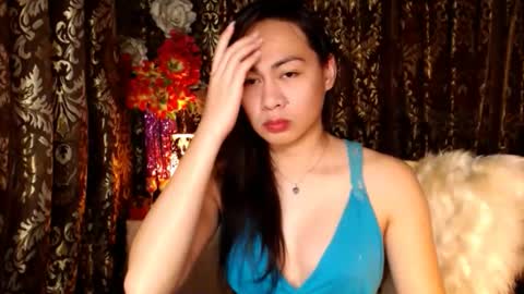 Snapshot of urtimelessbeauty chatting on October 16, 10:20 pm Merca online show from October 16, 10:20 pm