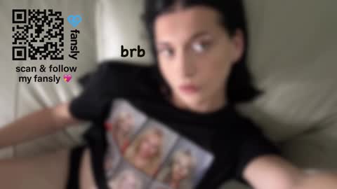 Snapshot of vailyreb chatting on October 13, 8:42 pm Marin online show from October 13, 8:42 pm