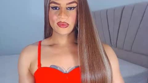 VALENTINA   online show from November 16, 12:20 am