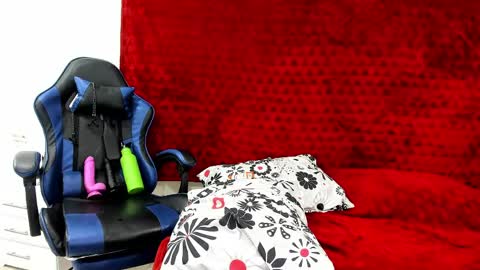 valery online show from May 22, 9:00 pm
