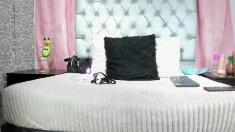 veneno hot online show from December 5, 1:50 pm