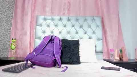 veneno hot online show from December 15, 1:05 pm