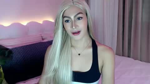 Venus Sunrise Bombshell online show from April 15, 5:40 pm