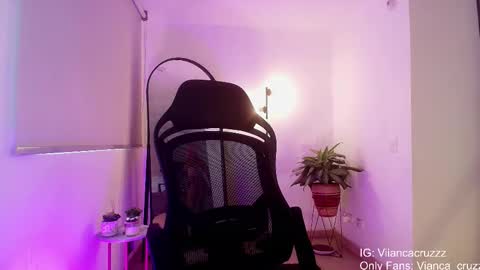 Vianca Cruz online show from February 3, 12:21 pm