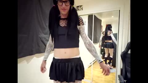 Snapshot of vicky_crossdresser chatting on October 18, 12:47 am vicky_crossdresser online show from October 18, 12:47 am