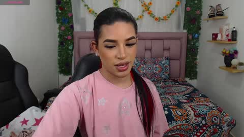 vickyxdany online show from December 7, 9:50 pm