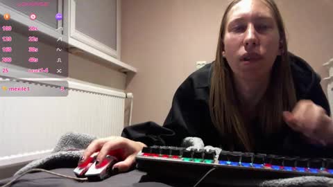 Snapshot of vine_princess chatting on September 13, 11:21 pm Vine Princess online show from September 13, 11:21 pm