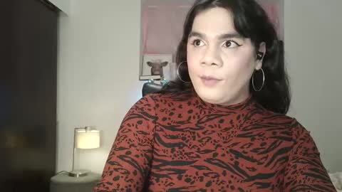 Snapshot of violettacam69 chatting on January 22, 3:52 am violettacam69 online show from January 22, 3:52 am
