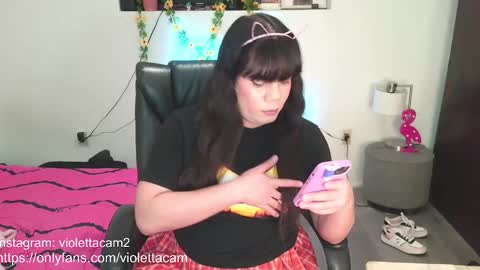 Snapshot of violettacam69 chatting on February 13, 10:55 am violettacam69 online show from February 13, 10:55 am