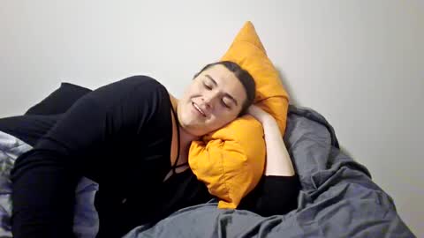 Snapshot of virgorian_enigma chatting on October 1, 4:35 am priscilla online show from October 1, 4:35 am