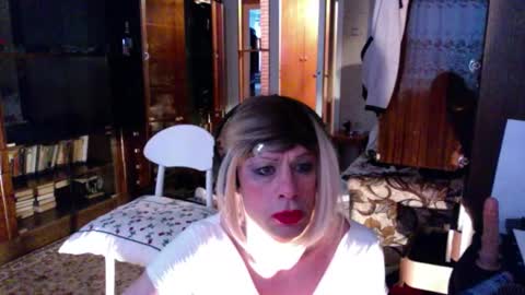 Violetta Elysia online show from February 3, 6:22 am