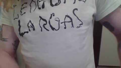 wantingtokissyou online show from April 1, 1:41 pm