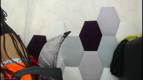 WinnyBarness online show from December 5, 2:49 am