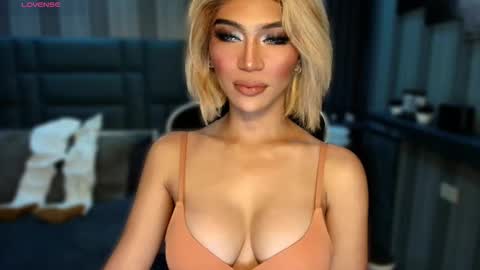 Julia online show from February 1, 2:10 am