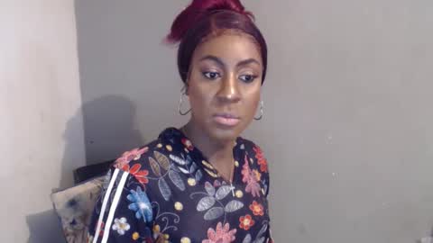 SHENIEL RODRIGUEZ online show from April 14, 11:15 am