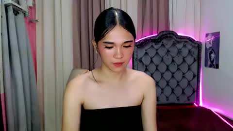 Snapshot of xairah_doux chatting on October 20, 4:43 pm xairah_doux online show from October 20, 4:43 pm