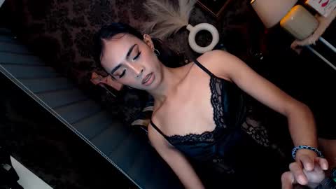 Snapshot of xia_harper chatting on September 30, 9:09 am ur new addiction is here online show from September 30, 9:09 am