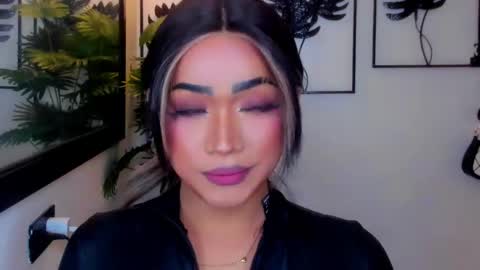 xxasian_goddessxx online show from April 9, 8:42 am