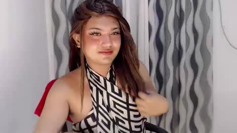 its me MADEL online show from April 21, 3:52 pm