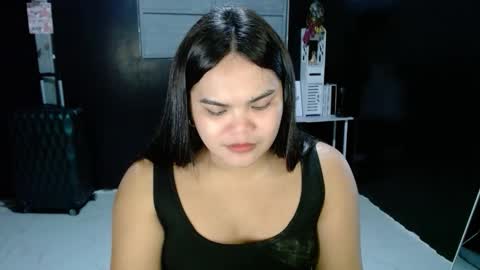 Kylie Smith online show from November 9, 2:18 pm