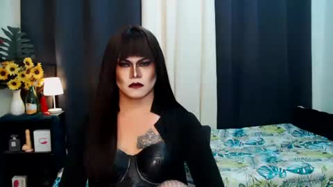 Snapshot of xyournightmarequeenx chatting on September 12, 5:51 pm QueenMarina online show from September 12, 5:51 pm