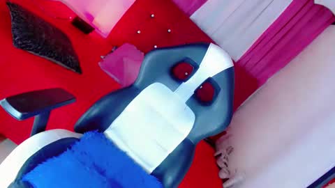 yarethrousss online show from October 7, 5:52 am