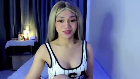 Snapshot of yonas_fucktoy chatting on October 22, 12:23 am yona online show from October 22, 12:23 am