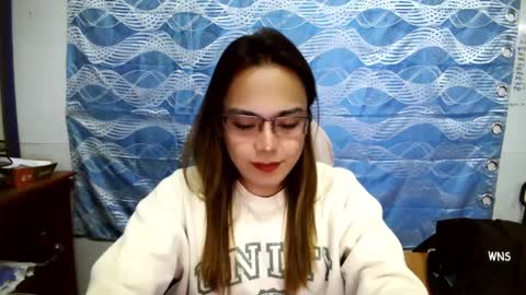 your_dreamgirlxxx69 online show from March 6, 3:09 am