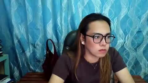 your_dreamgirlxxx69 online show from September 24, 1:44 am