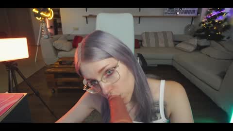 Snapshot of yourprettykate_ chatting on December 14, 9:18 am online show from December 14, 9:18 am