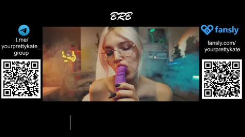 Snapshot of yourprettykate_ chatting on March 7, 9:21 am online show from March 7, 9:21 am