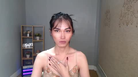    online show from March 2, 10:45 pm