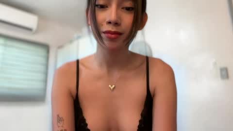 YowgineTheGreat online show from March 27, 5:10 am