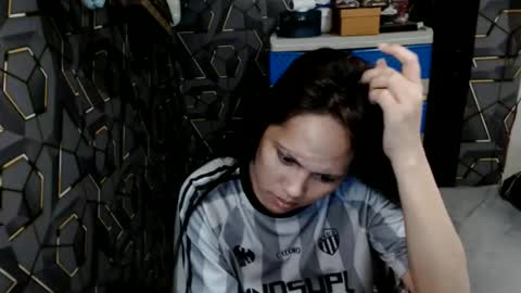 yumi online show from February 24, 12:03 am